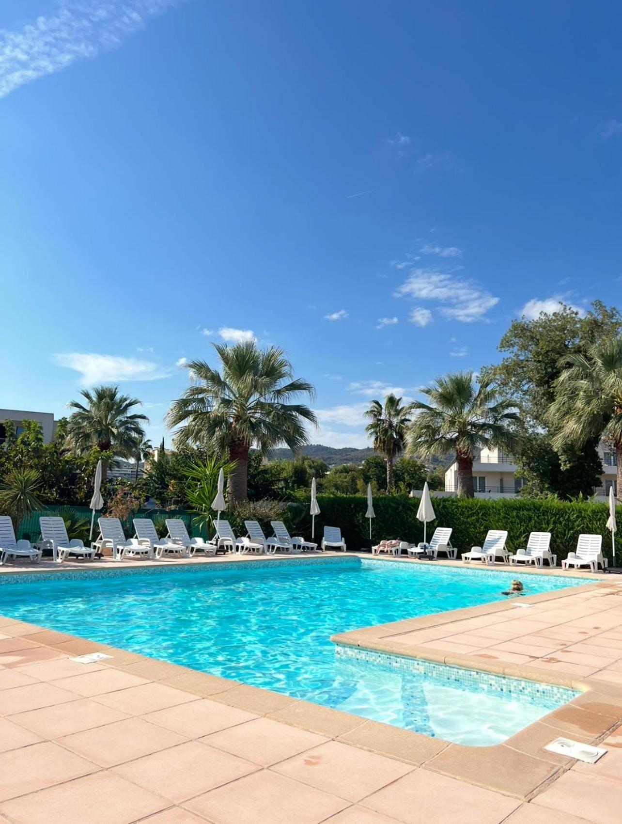 Apartment Luxury 3 Piece Garden In Cannes Marina